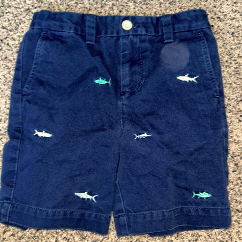 Vineyard vines shark shorts